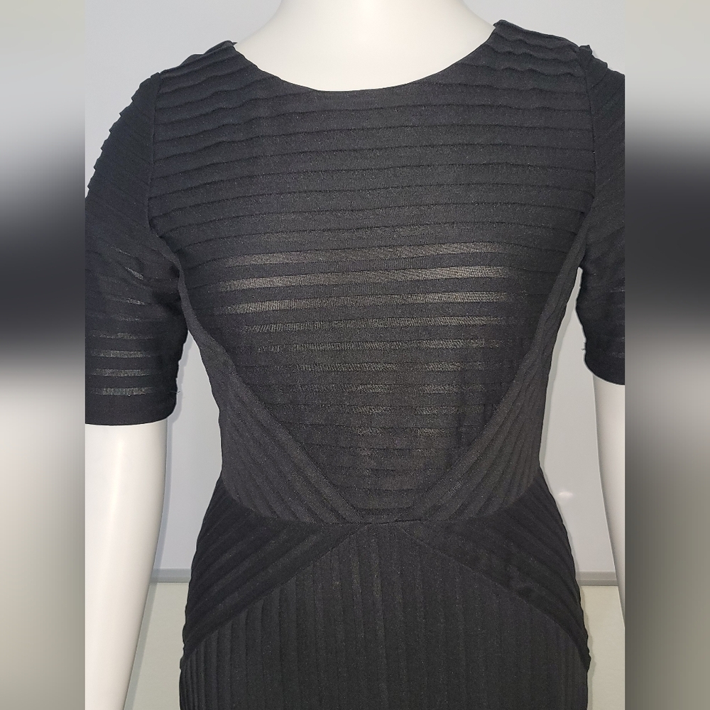 Tahari Petite 12 Bodycon Dress Fully lined - Picture 2 of 6